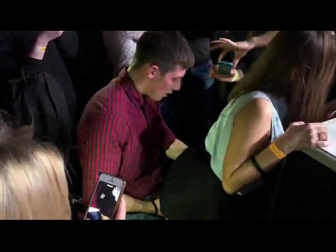 ❤️ Echter Sex in einem russischen Nachtclub. 18-jährige russische Mädchen in den Anus und Vagina gefickt in einem Nachtclub ☑ Anal video bei de.hdpornpics.ru